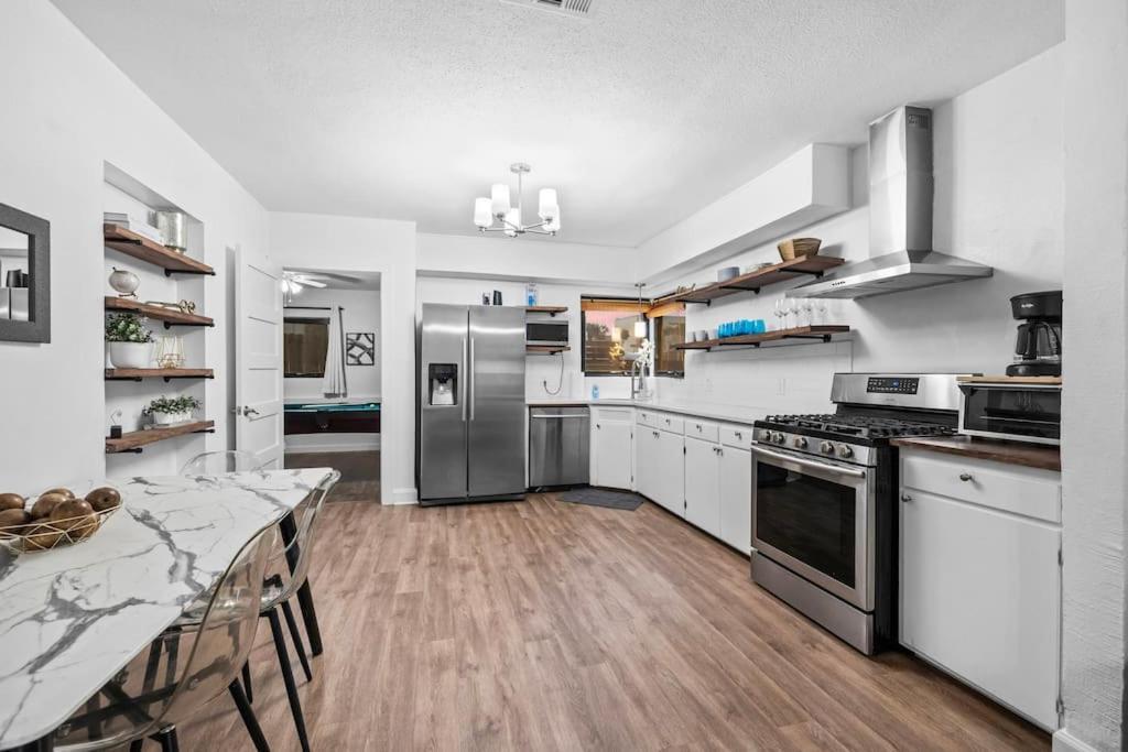 Bentwood Oasis In House Austin